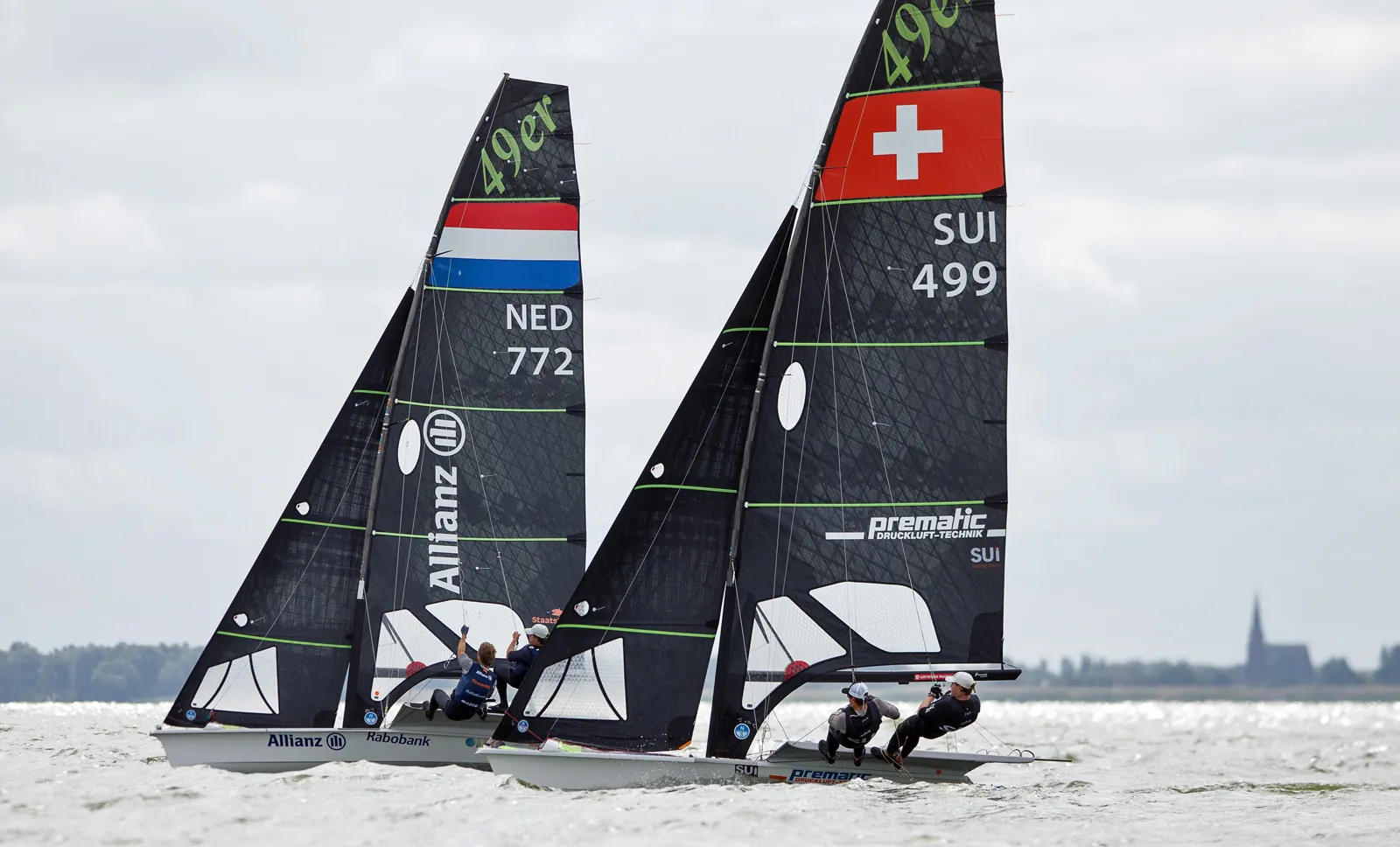 Pablo Rüegge und Finn Meichle auf dem 49er